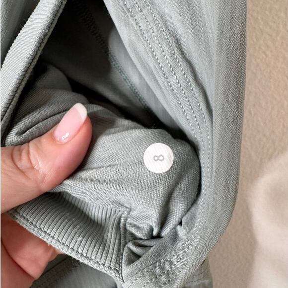 Lululemon Size 8 Studio Crop Pant 18" Unlined in Earl Gray Swift 2-Way Stretch - Picture 6 of 9